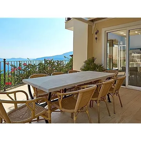 Sleeps 8 Pool Air Con Wifi