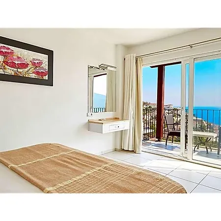 Sleeps 8 Pool Air Con Wifi Villa